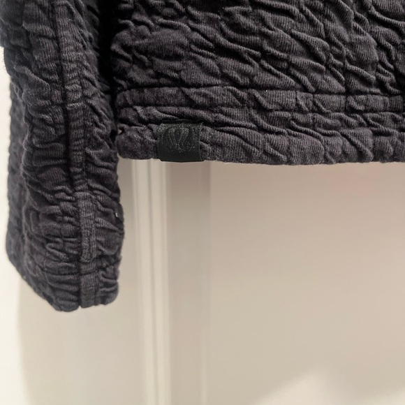 Lululemon Rippled full zip women’s black jacket - Picture 3 of 4